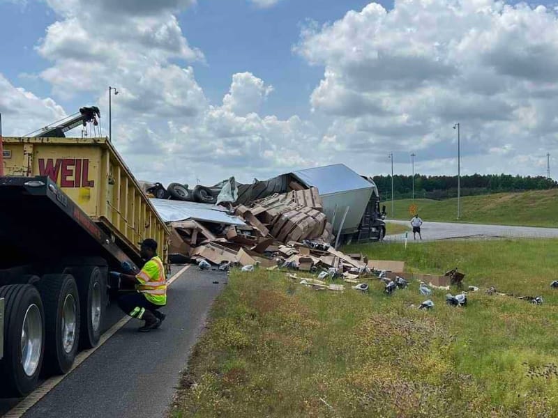 I-22 spill clean up